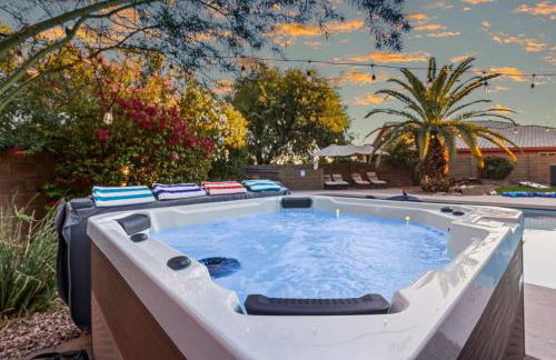 Sparkling Saltwater Pool - Spa - Firepit - WiFi - 4BR 3BA - Near Top Golf Courses - Foto 6