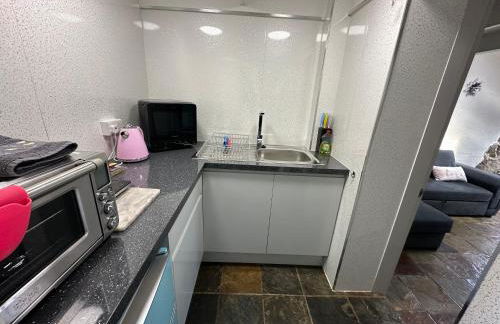 Dwylig Isa Holiday Cottages - Photo 19