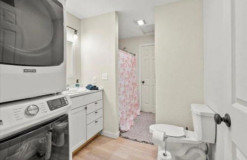 Riverside Retreat - Renovated Home on 15 Acres! - Foto 34