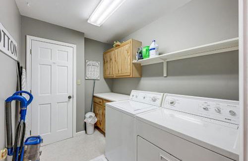 Less Than 1 Mi to Marina Ford Mountain Retreat with Deck - Foto 26