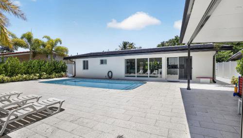 Waterfront Oasis with Private Pool - Foto 2
