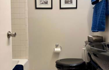 5 Bedroom Huge House in Best Location Parking Fireplace Back Yard - Foto 46