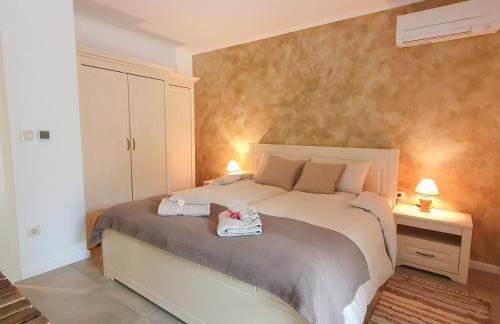 Villa Alara - charming villa with heated swimming pool - Foto 19