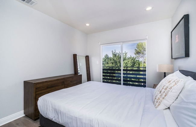 Brand NEW Luxury 3bdr Townhome In Silver Lake - Photo 5