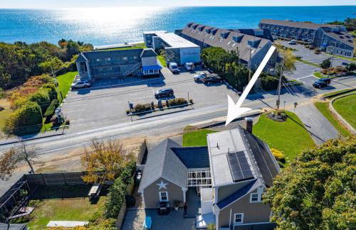 Charming House by the Beach with Patio Grill and FirePit - Foto 1