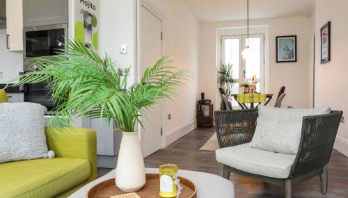 Harbourside Apartment - Photo 2