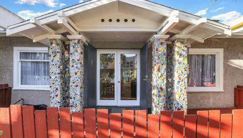 Long Beach House - Photo 2