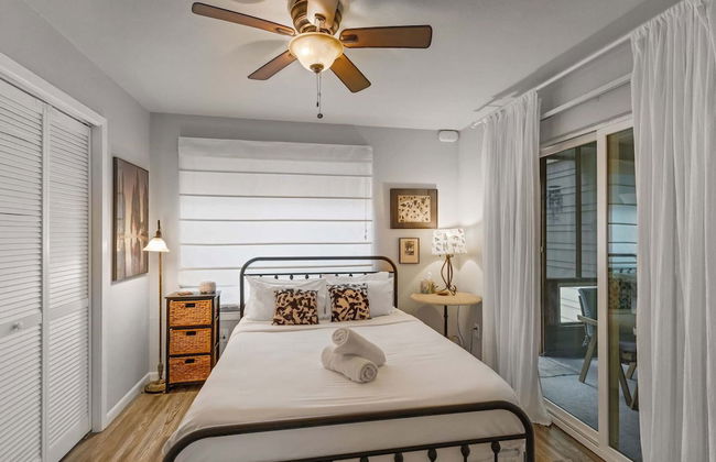 Cozy Retreat in Central East Austin - Photo 5