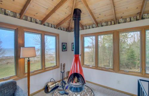 Serene Lakefront Baileys Harbor Home with Deck! - Foto 15