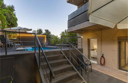 Blissful Residence with Pool by 8essentially - Foto 15