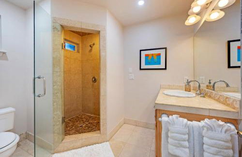 Seaflower Cove: Spacious 4bd waterfront retreat - Foto 13