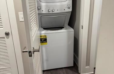 Lux High Rise one stop 2 bedroom private Share kitchen Professional Respected apartment - Foto 15