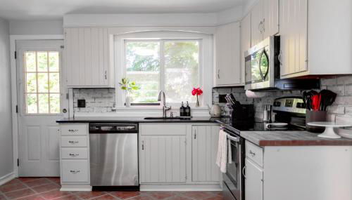 Norwalk Retreat - Photo 5, stove, dishwasher, pet friendly, toaster