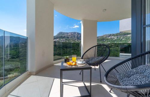 VILLA CVITA is a modern 5-bedroom villa with a Jacuzzi, a Gym and Finnish Sauna, a heated pool, and amazing views - Foto 25