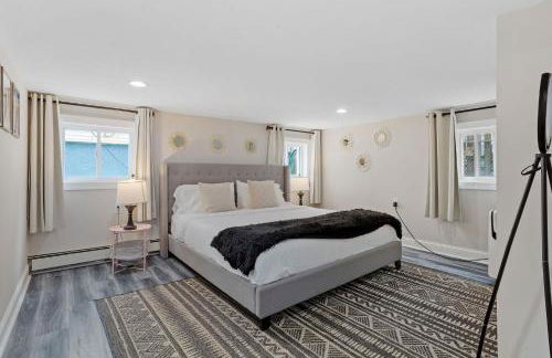 Beautifully Renovated 6BR 2BA 2 Blocks to Beach - Foto 65