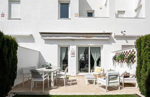 CASA LA PLAYA-CONIL Vacaciones de Lujo en Conil con Todas las Comodidades NETFLIX-HBO-DISNEY-CANALES DE FUTBOL-WIFI ALTA VELOCIDAD-SMART TV 65"-ALEXA - Foto 15