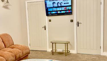 Double Deluxe Centre Apartment- Free Parking - Self Check-In - Cctv - Foto 2