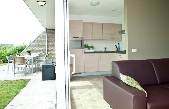 Tail-wagging Lake Escape - Photo 4