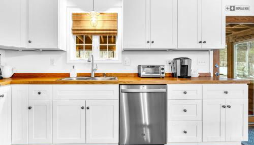 Thomas Trail - Game Room, Fire Pit, 1 min to Ski Mountain & Shared Beach! - Foto 5