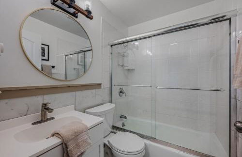 Ma-ple Haven --Wifi, Fireplace, Deck, Fire Pit, Family Friendly, Game Room, Pool Access - Foto 48