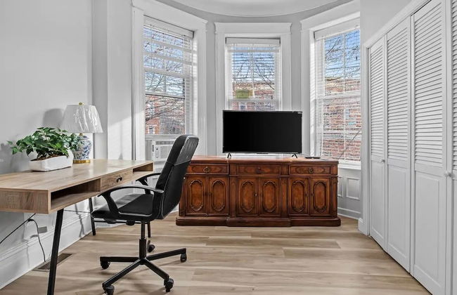 Beautiful Green-Door Brownstone - Foto 15