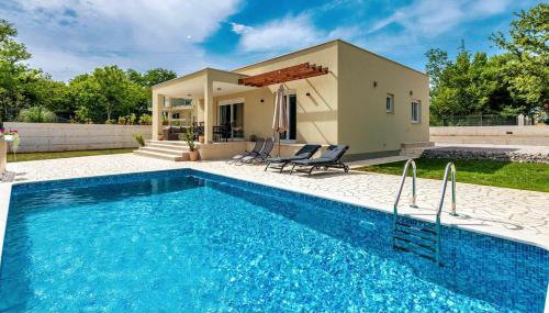 Villa Grace, a romantic single story villa with a pool - Photo 1, sunbed