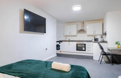 Modern Derby Studio - Sleeps 4, Close to Amenities & Parking - Foto 5