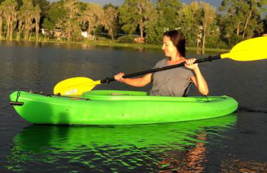 Cozy Lake Front Cottage - Photo 9