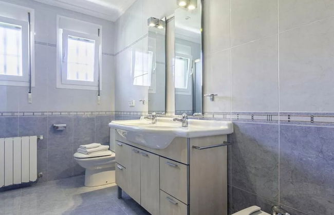 Charming Holiday Home in Calpe With Barbeque - Photo 25