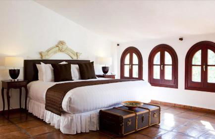 Paradisiacal Villa in Benahavís with Jacuzzi and Private Pool - Photo 12