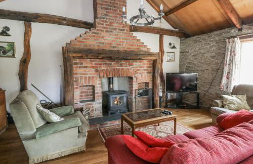 Glanyrafon Smithy - Photo 3