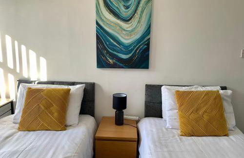 Cheerful - 3 Bed - Serviced Accommodation - In Heart of Northumberland - Sleeps 6 - Foto 42