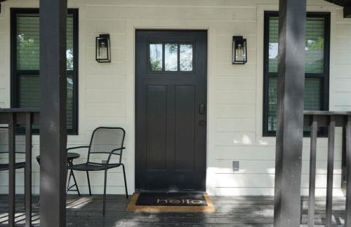 Cozy 1BR Tiny Home near Downtown and NB Rivers - Photo 27