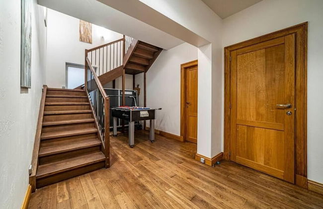 Luxurious Amber Villa With Private Pool and Garden Views - Photo 44