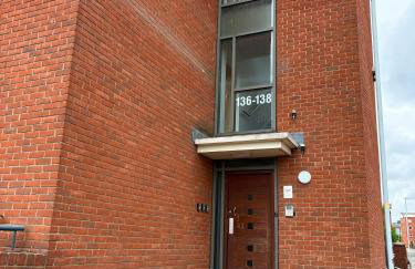 Stylish 2-Bed Apartment, City Centre Gem, 1 min walk to Train Station, Free parking - Foto 27