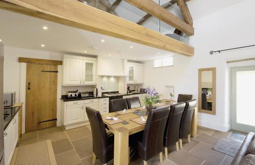 Dale House - Photo 4