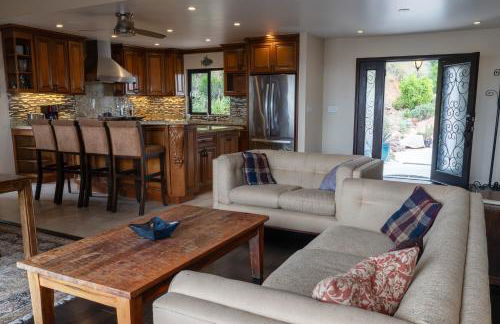 Stunning Home & Spectacular View - Photo 8