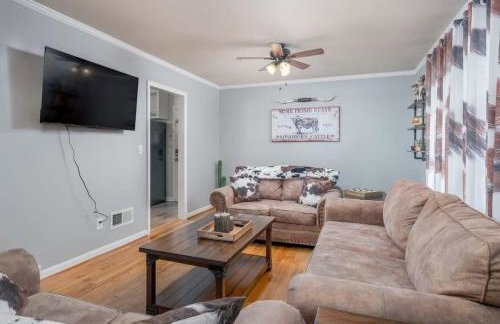 Touchdown Townhouse: Your Home near Stadium - Foto 13