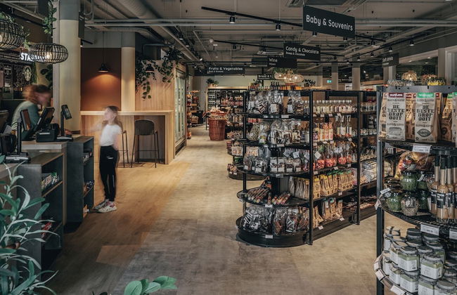 Cozy Beachside Retreat With Fireplace - Photo 17