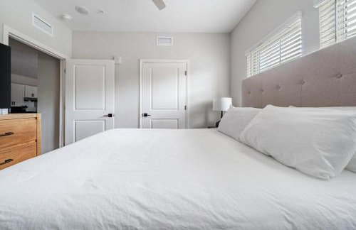 Landing Incredible 2BD Gym Pool - Photo 43