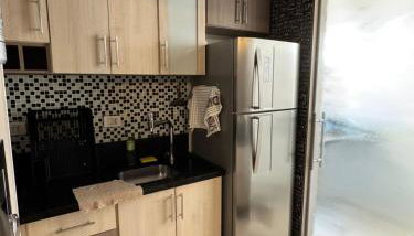 Apartamento Completo próximo ao Shopping Catuaí - Foto 5, stove