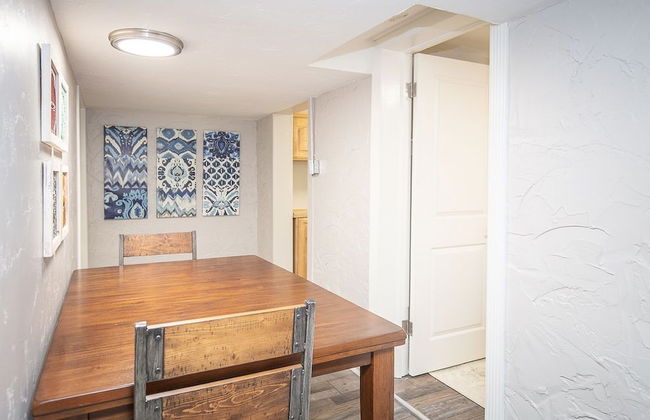 Cozy Retreat | Walk to Unc | Free Cruiser Bikes - Foto 19