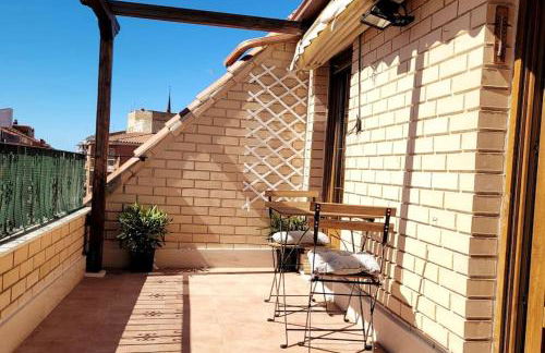 Atico centrico con terraza y garaje - Foto 37