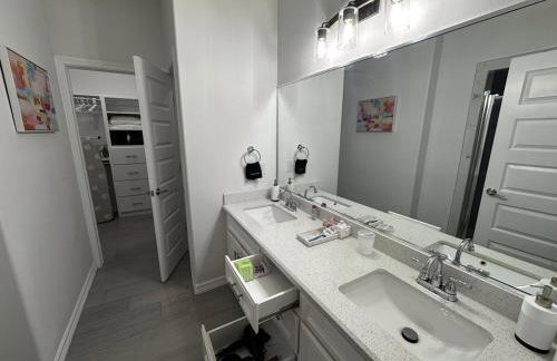 Quiet Cozy Spacious Stay w Private Pool - Foto 2