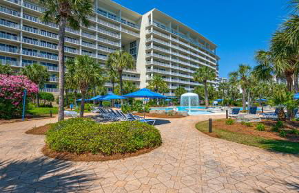 Spacious 2BR Condo w/ Partial Gulf Views, Pool, Across the Street From Beach! - Foto 26
