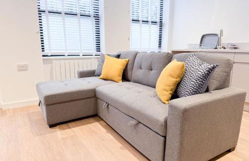 Spacious Modern 1 Bed Apartments in St Neots - Perfect for Contractors & Professionals - Free Parking - WiFi - Fully Equipped Kitchen - Smart TV Ideal for Work Stays and Long Projects - Foto 9