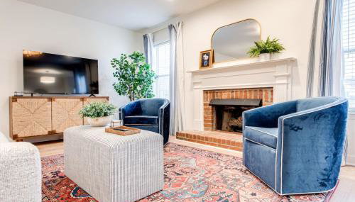 Stylish New 3BR 2.5BA Fire Pit Fence yard - Foto 5