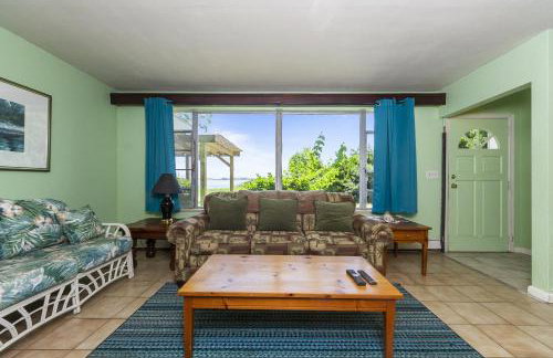 Charming Waterfront Cabin Cabin - Photo 7