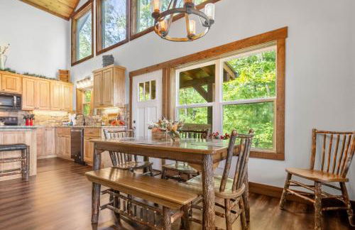 A Mornings Mist - Scouts Overlook - Romantic Retreat, Hot Tub, Cozy Fireplace, Mountain Views at Scouts Overlook - - Foto 20