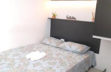 FLAT ENCANTADOR A UM PASSO DA PRAIA - Foto 27